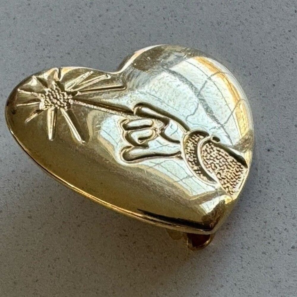 Exclusive Disney 2001 Mickey Mouse Sorcerer Arm & Wand Heart Lapel Pin